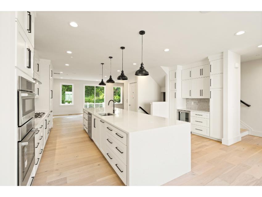 Crescent - 24ft-wide Townhome with Rooftop Terrace 